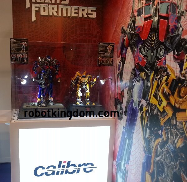 Transformers DOTM Optimus Prime And Bumblebee Statues From Calibre  (2 of 8)